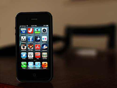 Should You Target Your Customers Through Smartphone Internet Marketing??