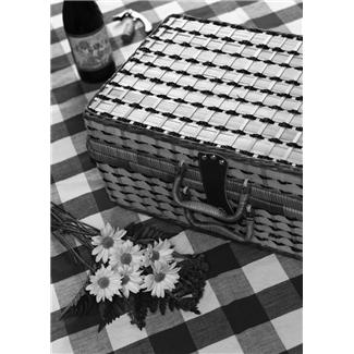 Different Ways to Use Picnic Baskets in Home Decor