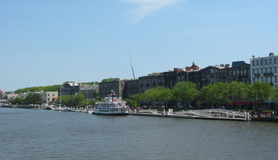 5 Reasons to Visit Savannah, Georgia
